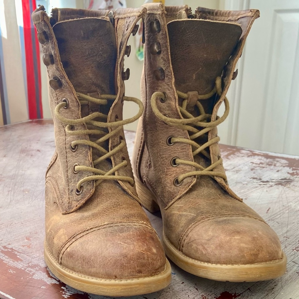 Bed Stu Affair Tan/Light Brown Distressed Leather Combat Boots Women’s Sz 8.5